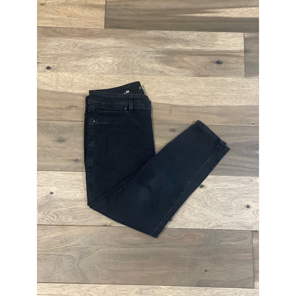 White House Black Market Size 6S The Jegging Crop – Mid‑Rise Black Denim